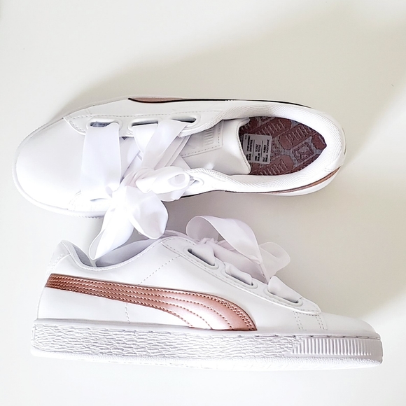 PUMA Athletic Basket Heart Patent Shoes - Picture 3 of 15